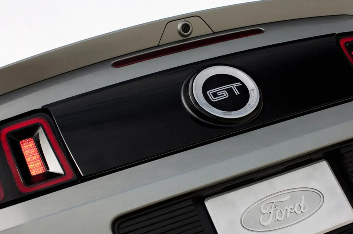 Ford Mustang M.Y. 2013 (7)