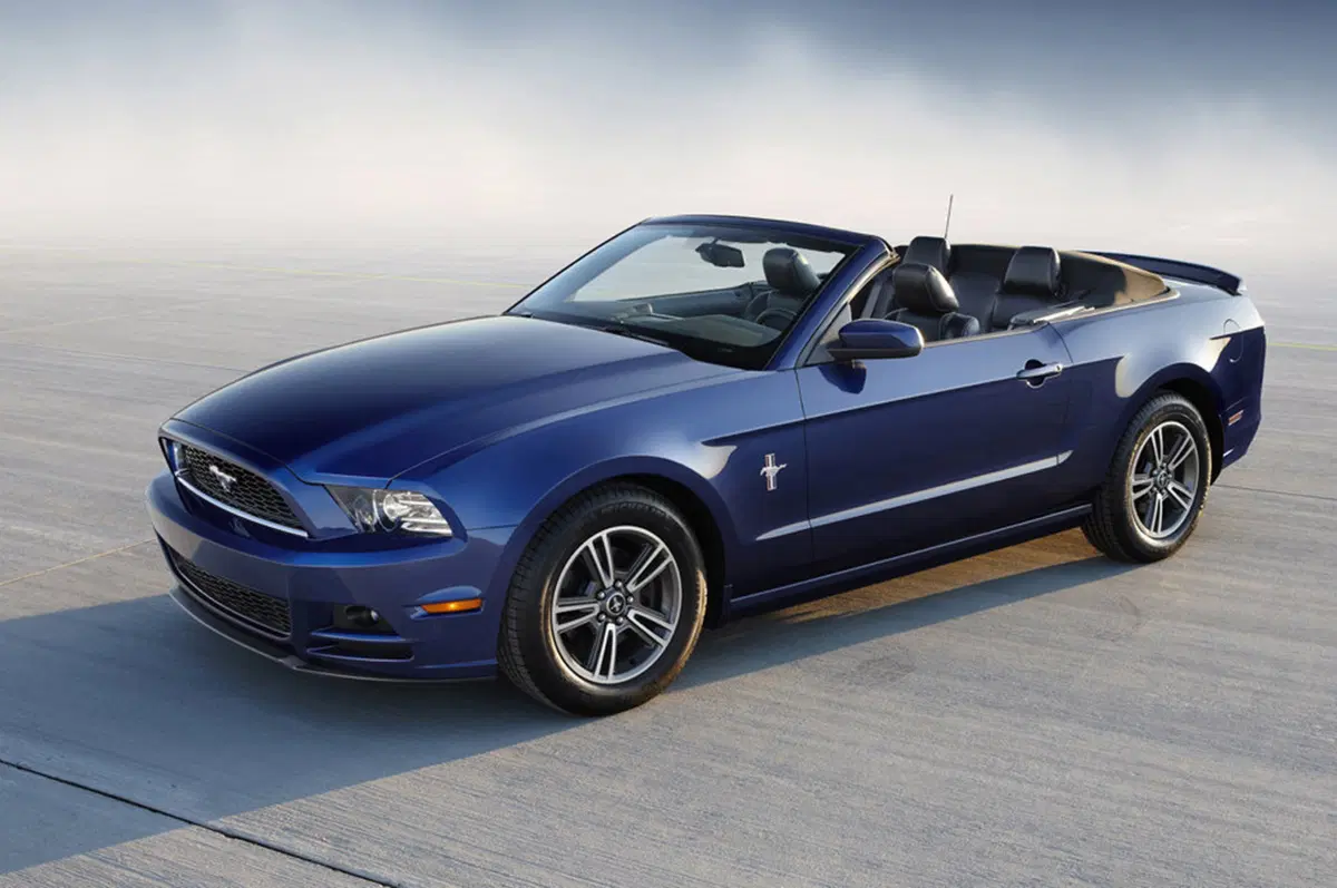 Ford Mustang M.Y. 2013 (8)