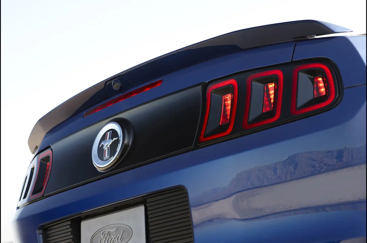 Ford Mustang M.Y. 2013 (11)