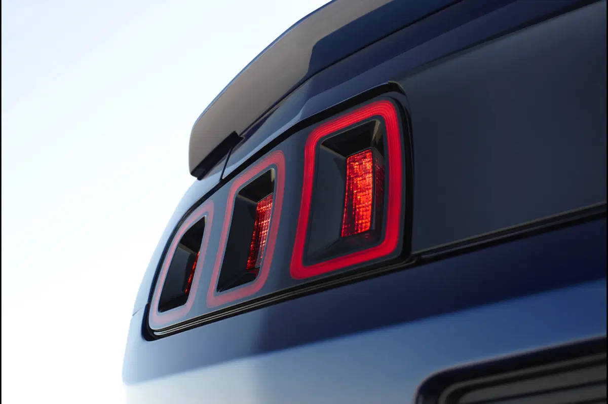 Ford Mustang M.Y. 2013 (12)