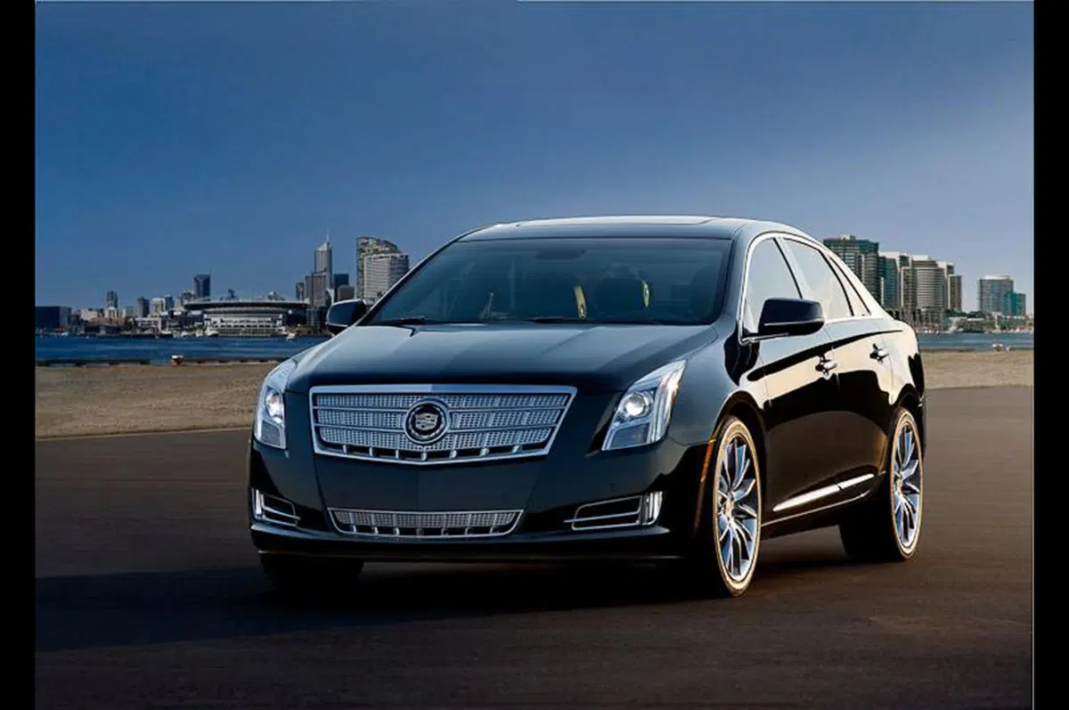Cadillac XTS: prime immagini ufficiali