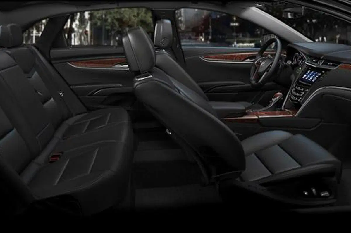 Cadillac XTS: prime immagini ufficiali (9)