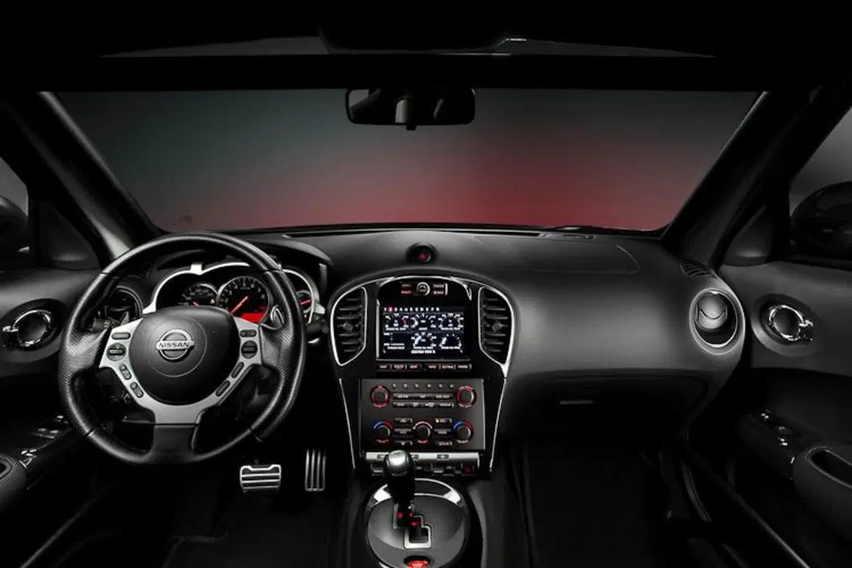 Nissan Juke-R: pronta per la pista (9)