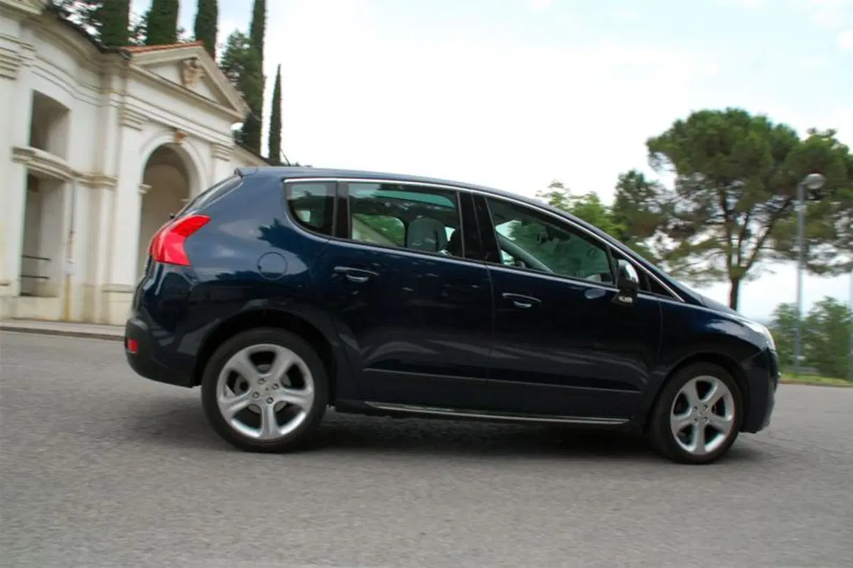 Peugeot 3008 con Pack Rossignol Experience (8)