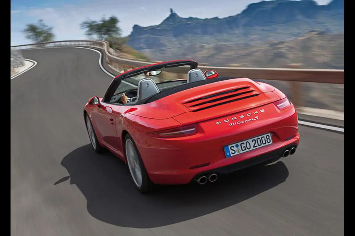 Porsche 911 Carrera Cabriolet (7)