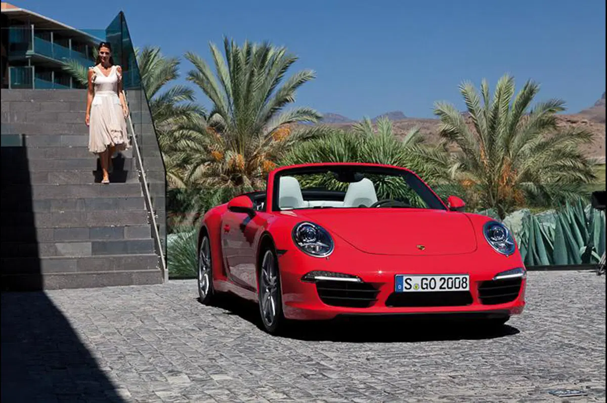 Porsche 911 Carrera Cabriolet (10)