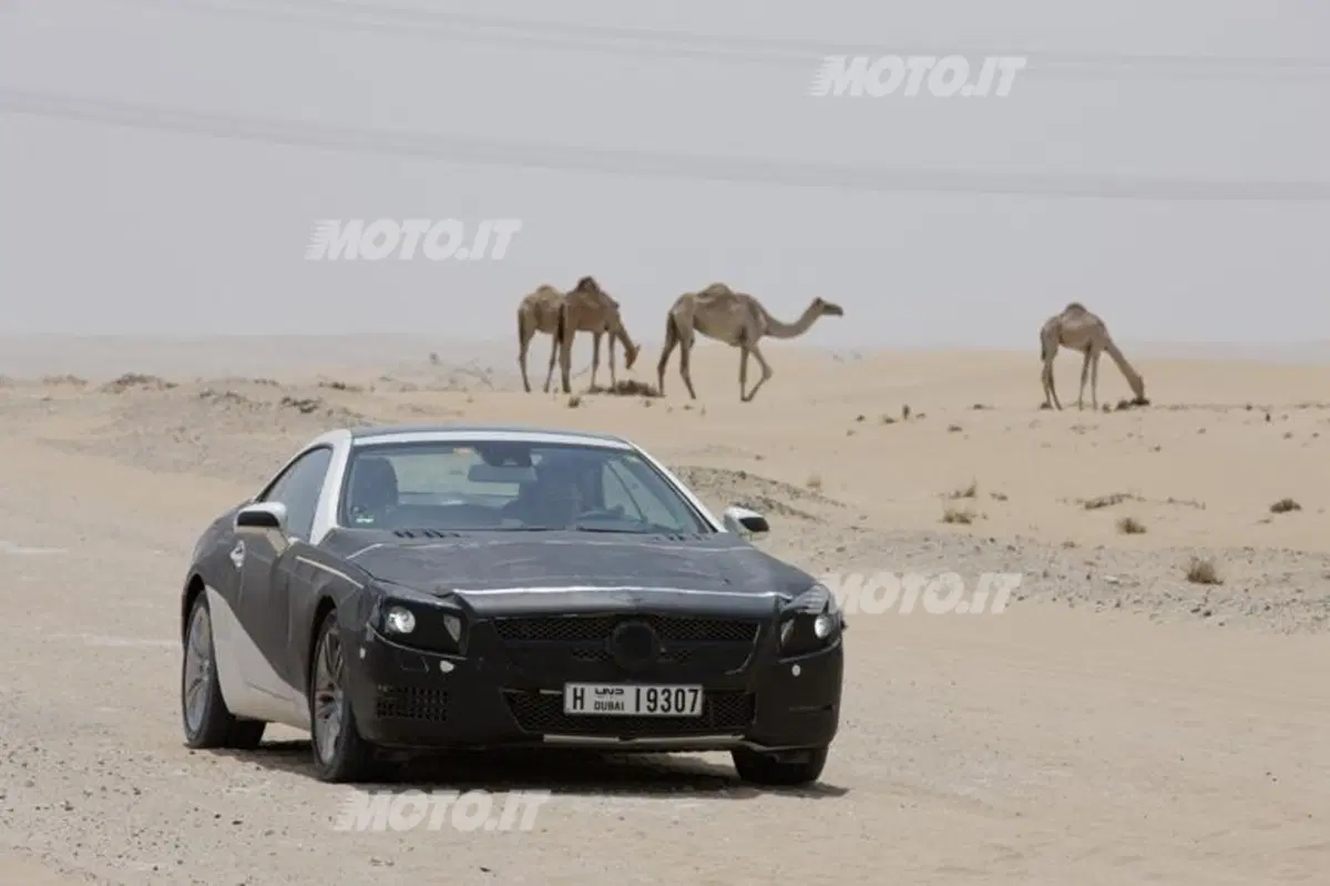 Nuova Mercedes-Benz SL: prime immagini e informazioni ufficiali (4)