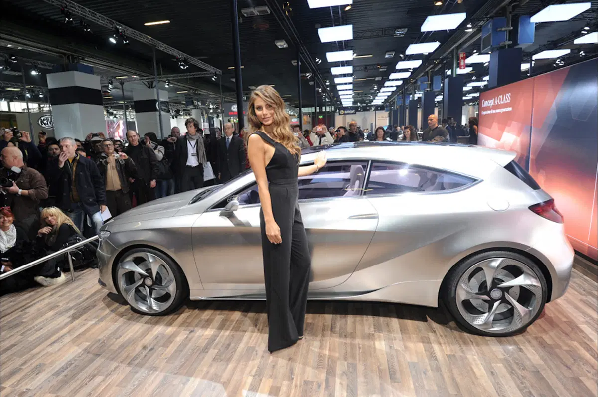 Nina Senicar madrina del Motor Show di Bologna 2011 (2)
