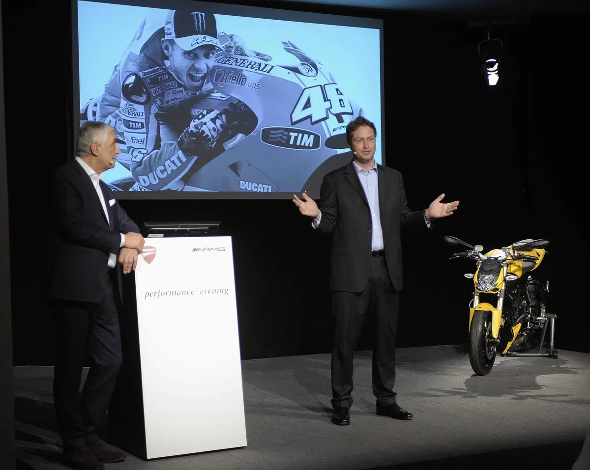 Mercedes-Benz SLK 55 AMG Streetfighter Yellow (5)