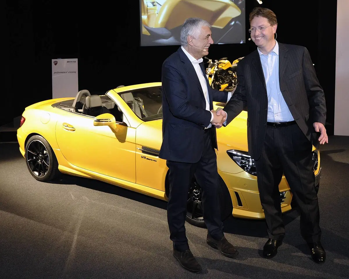 Mercedes-Benz SLK 55 AMG Streetfighter Yellow (10)