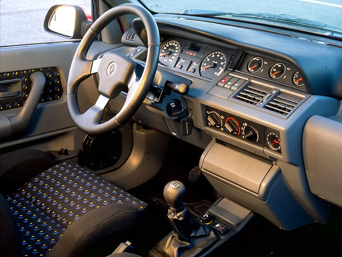Quale era meglio, Confronto storiche: Fiat Uno Vs Renault Clio I (4)