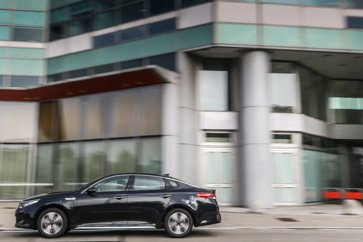 Kia Optima Plug-In Hybrid [Video primo test] (3)