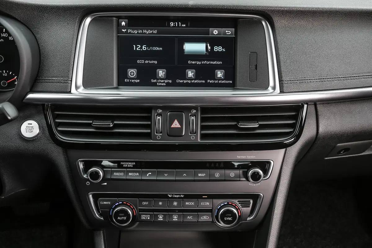 Kia Optima Plug-In Hybrid [Video primo test] (2)