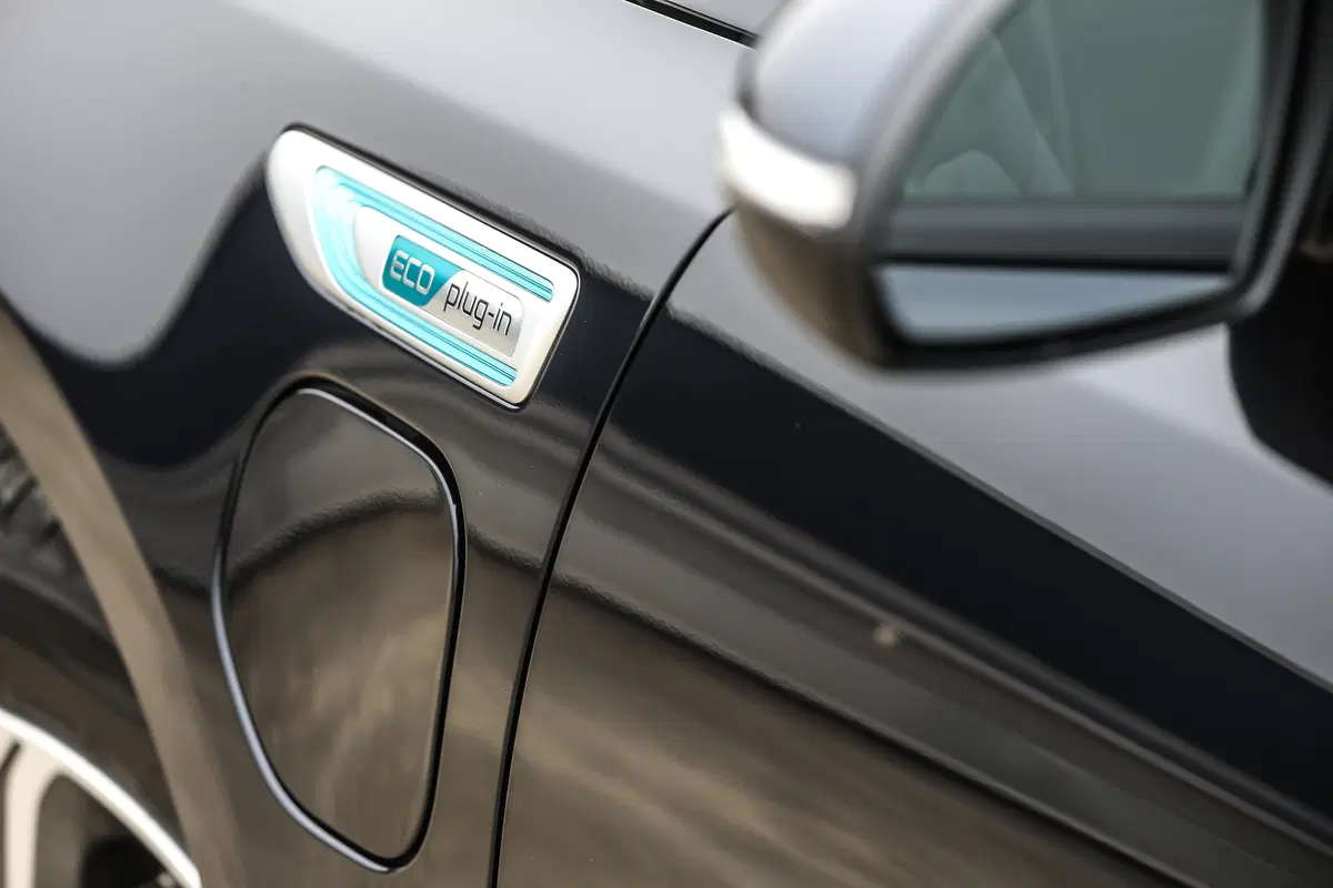 Kia Optima Plug-In Hybrid [Video primo test] (14)