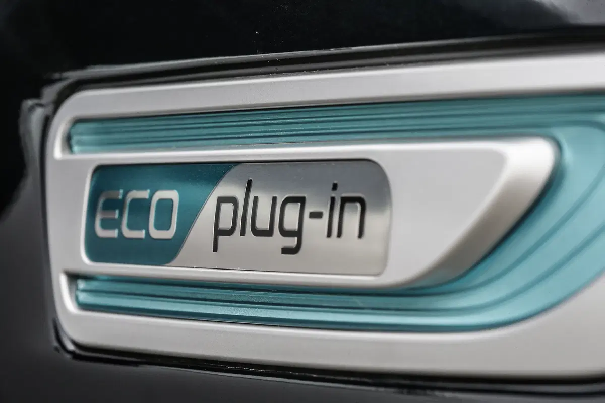 Kia Optima Plug-In Hybrid [Video primo test] (15)
