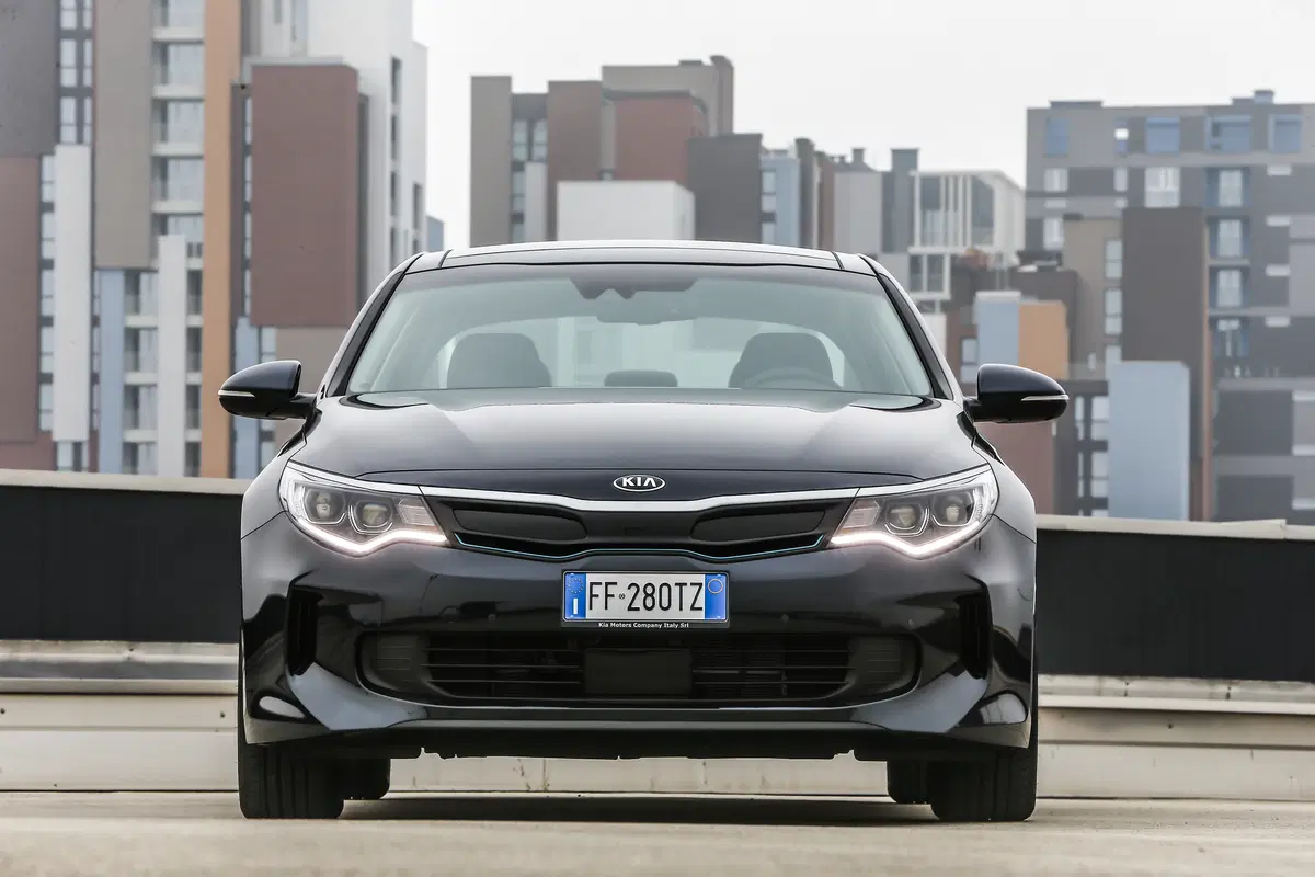 Kia Optima Plug-In Hybrid [Video primo test]