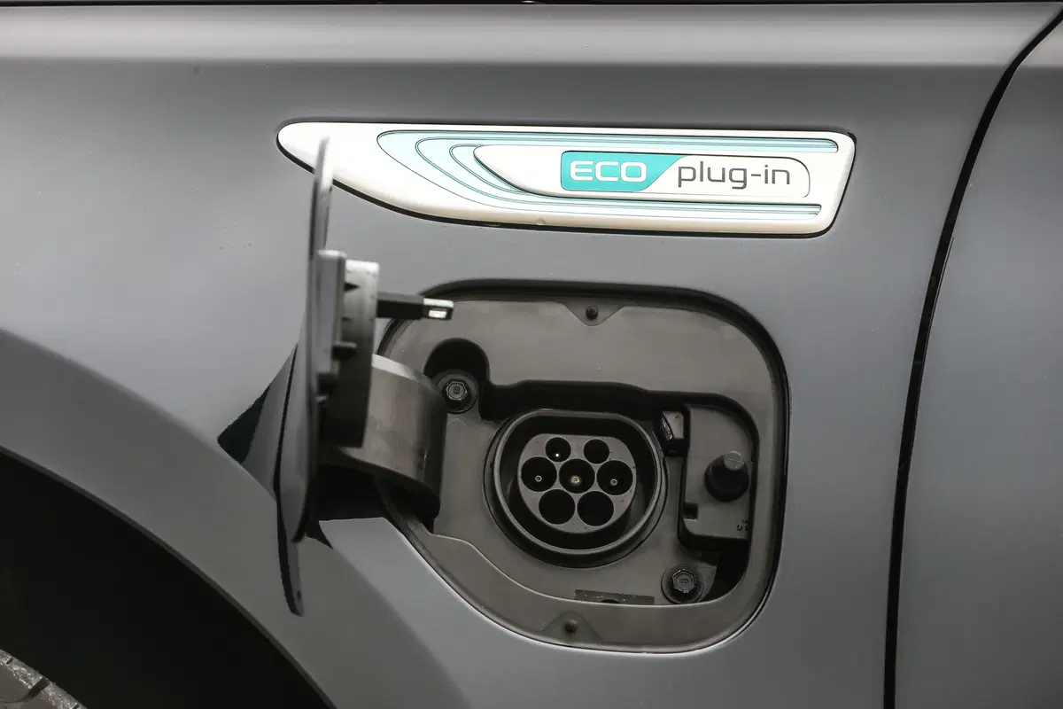 Kia Optima Plug-In Hybrid [Video primo test] (12)
