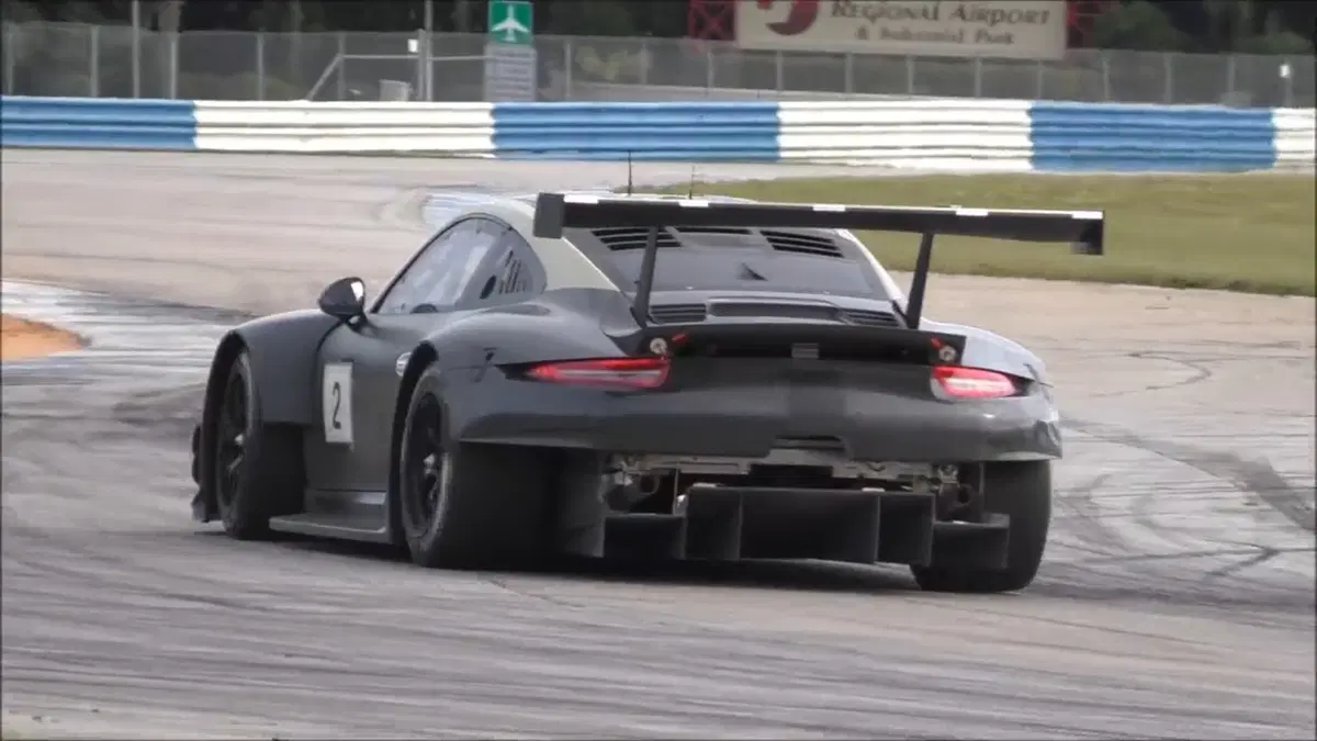 Porsche 911 RSR 2017: avrà il motore centrale come la 911 GT1?