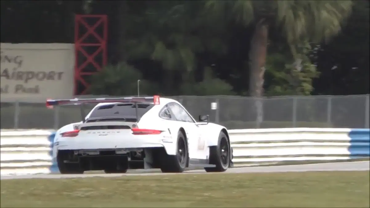 Porsche 911 RSR 2017: avrà il motore centrale come la 911 GT1? (7)