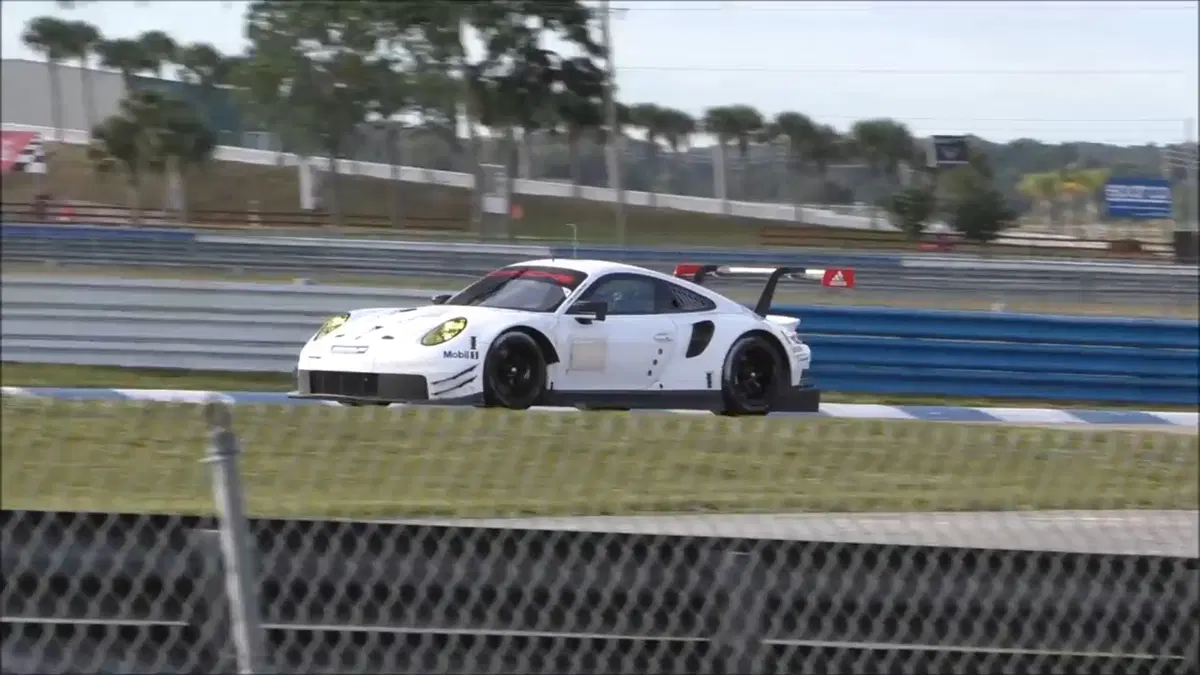 Porsche 911 RSR 2017: avrà il motore centrale come la 911 GT1? (10)