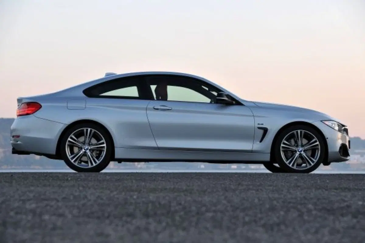 BMW Serie 4 Coupé M4  CS (51)