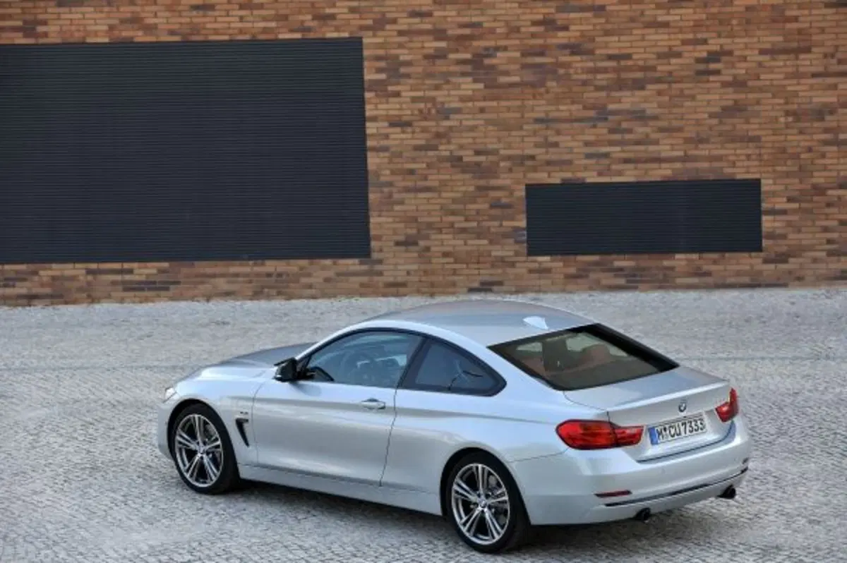 BMW Serie 4 Coupé M4  CS (49)