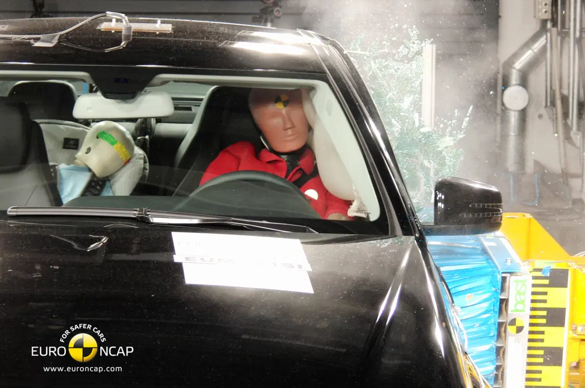 Mercedes-Benz: 5 stelle Euro NCAP per Classe B, C ed M (7)