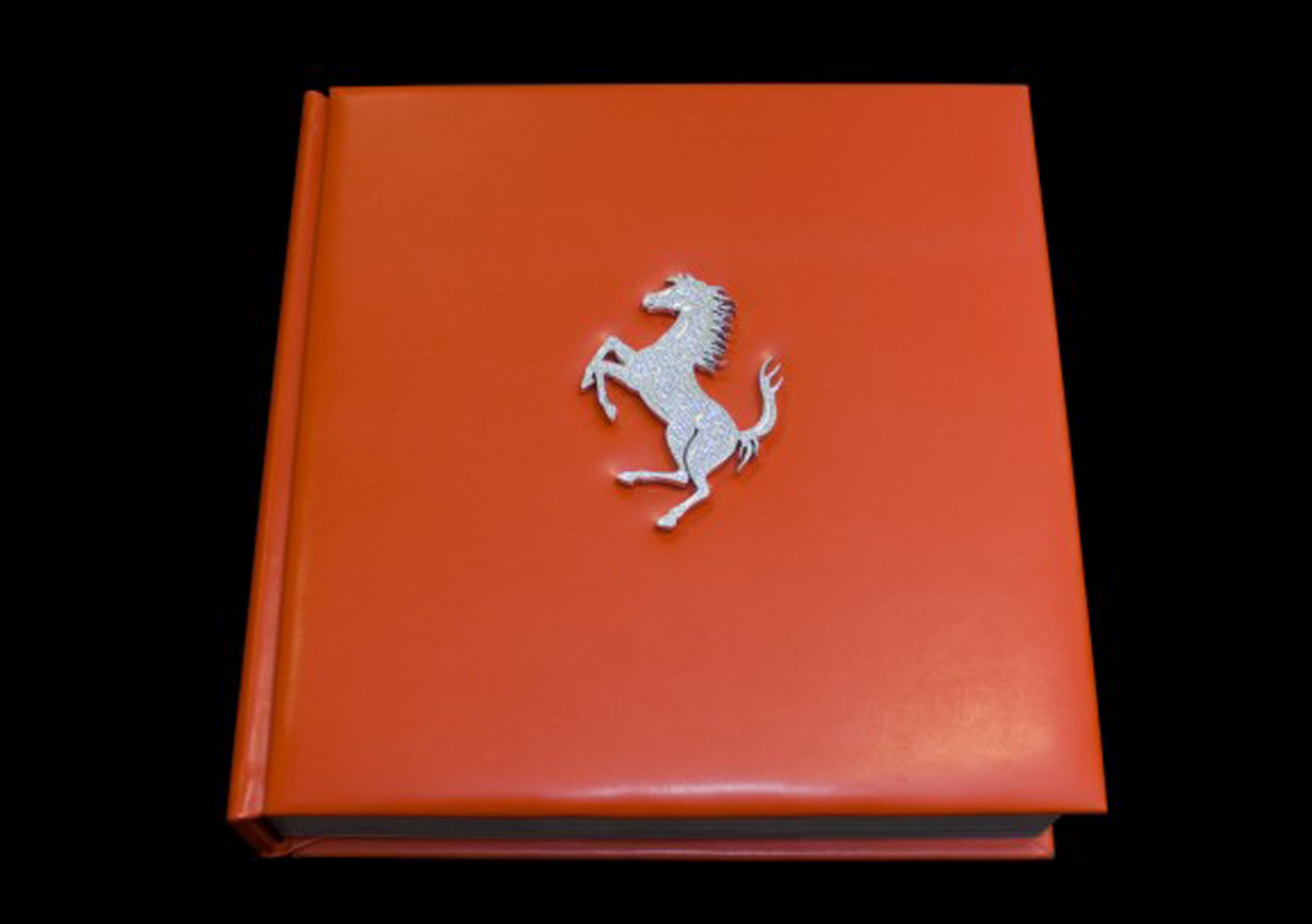 Ferrari: presentato un libro da 180.000 Euro