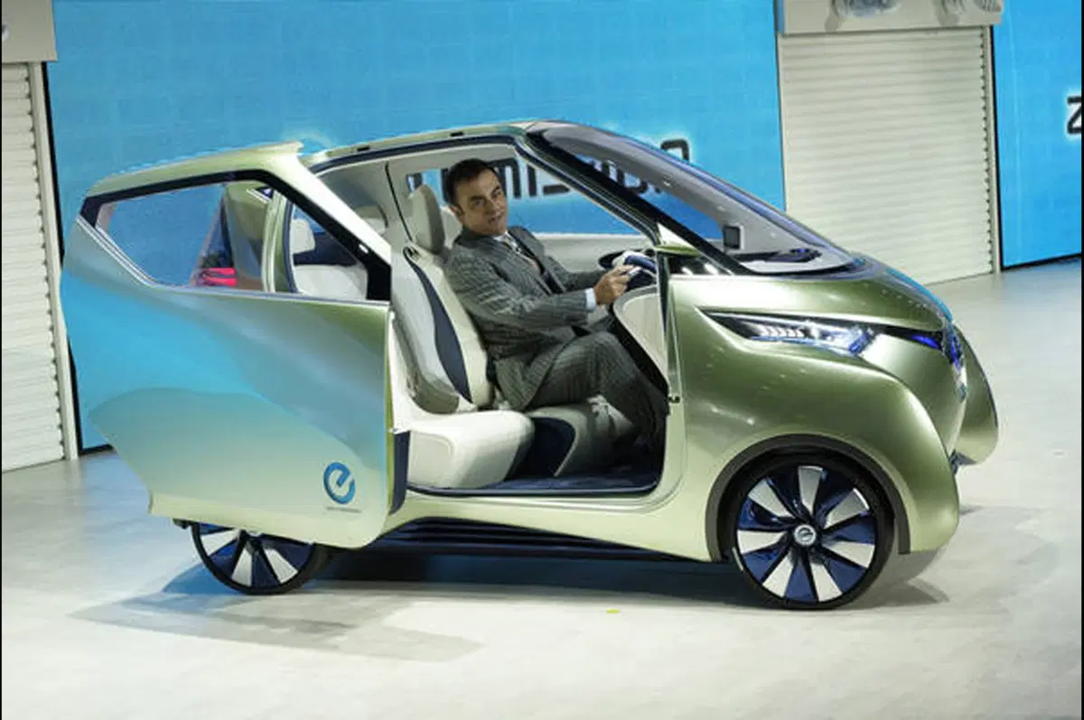 Nissan: una city car elettrica dalla concept Pivo3 (2)
