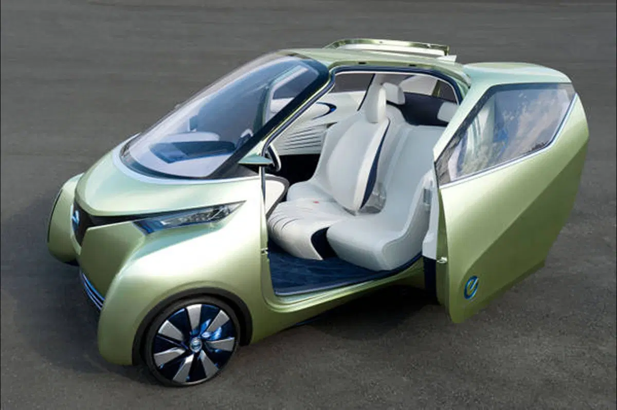 Nissan: una city car elettrica dalla concept Pivo3 (3)