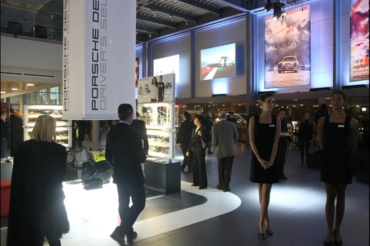Porsche: inaugurato un nuovo dealer a Milano (4)
