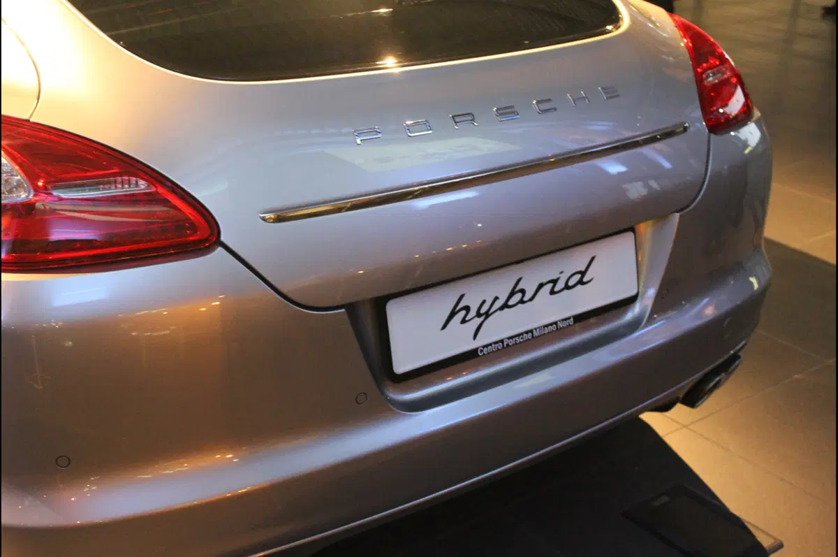 Porsche: inaugurato un nuovo dealer a Milano (59)
