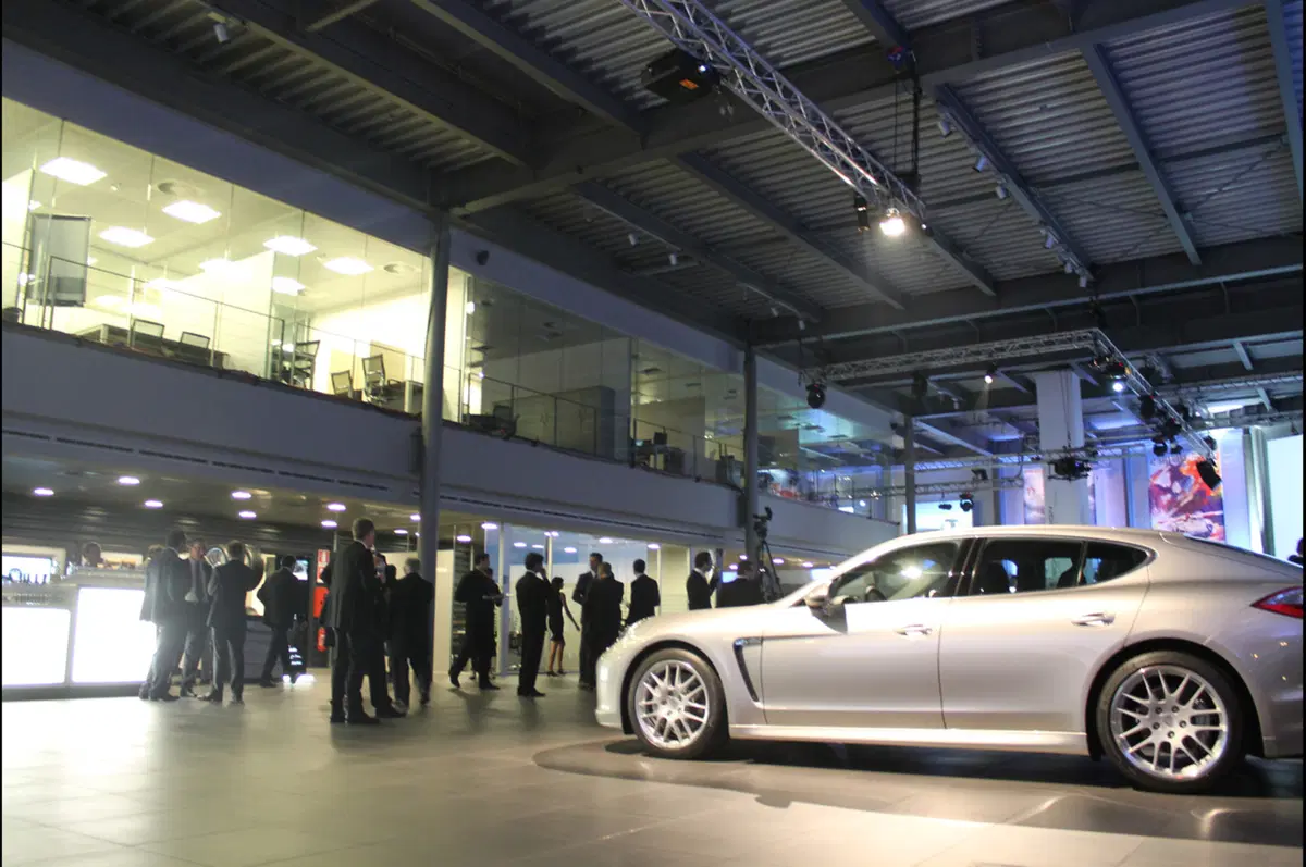 Porsche: inaugurato un nuovo dealer a Milano (67)