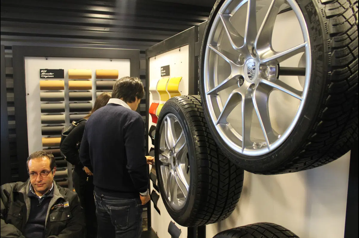 Porsche: inaugurato un nuovo dealer a Milano (83)