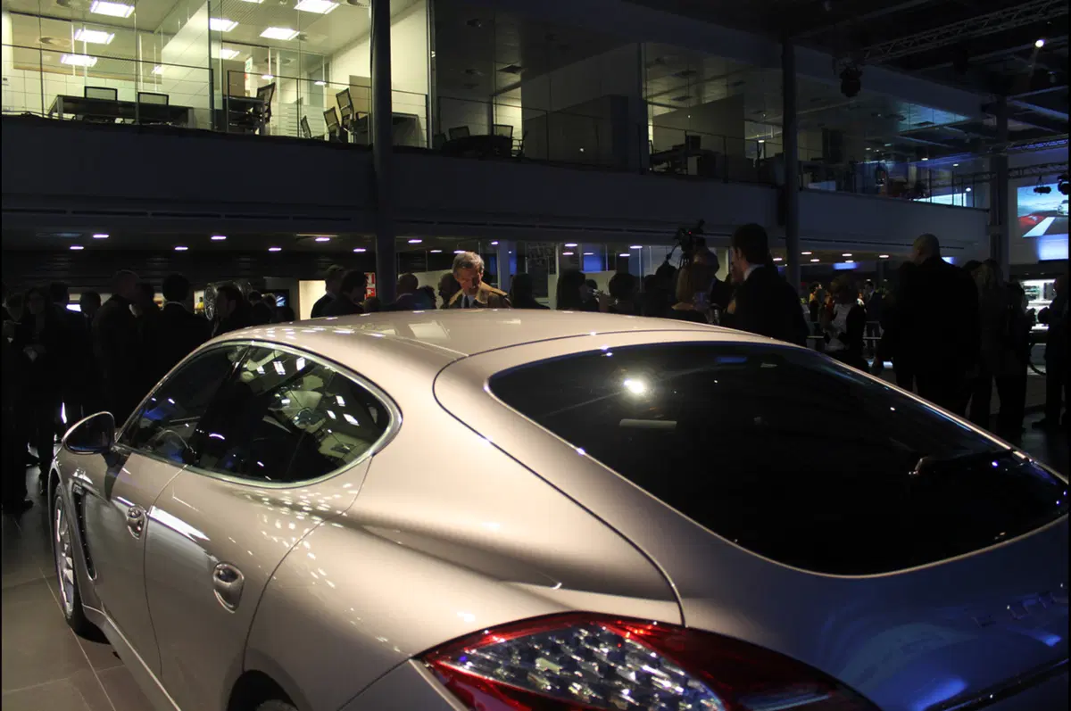 Porsche: inaugurato un nuovo dealer a Milano (85)