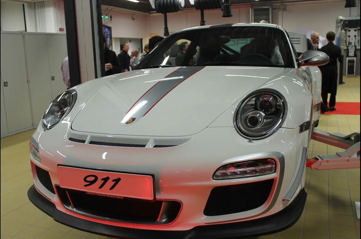 Porsche: inaugurato un nuovo dealer a Milano (86)