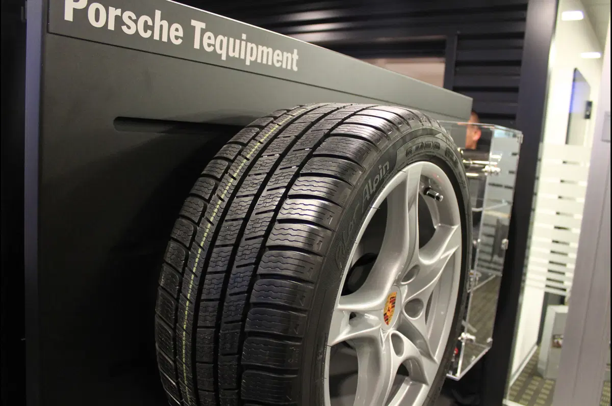 Porsche: inaugurato un nuovo dealer a Milano (95)