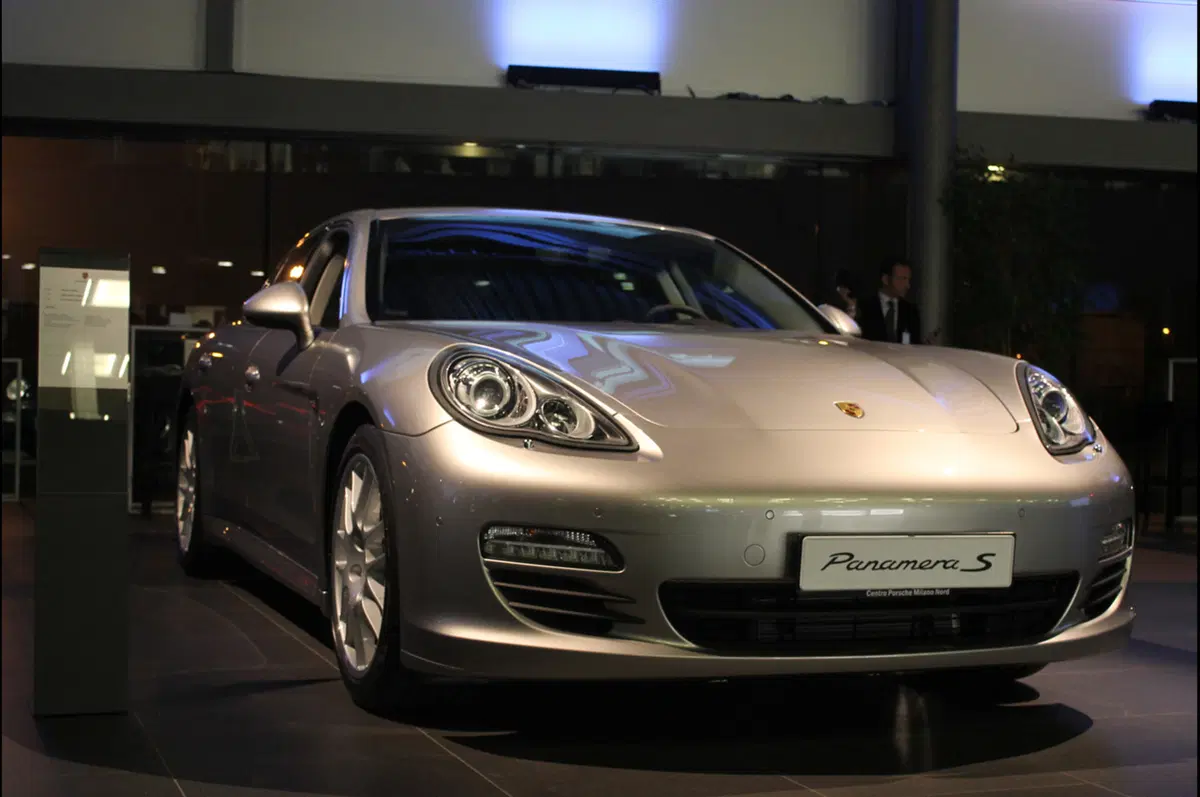 Porsche: inaugurato un nuovo dealer a Milano (116)