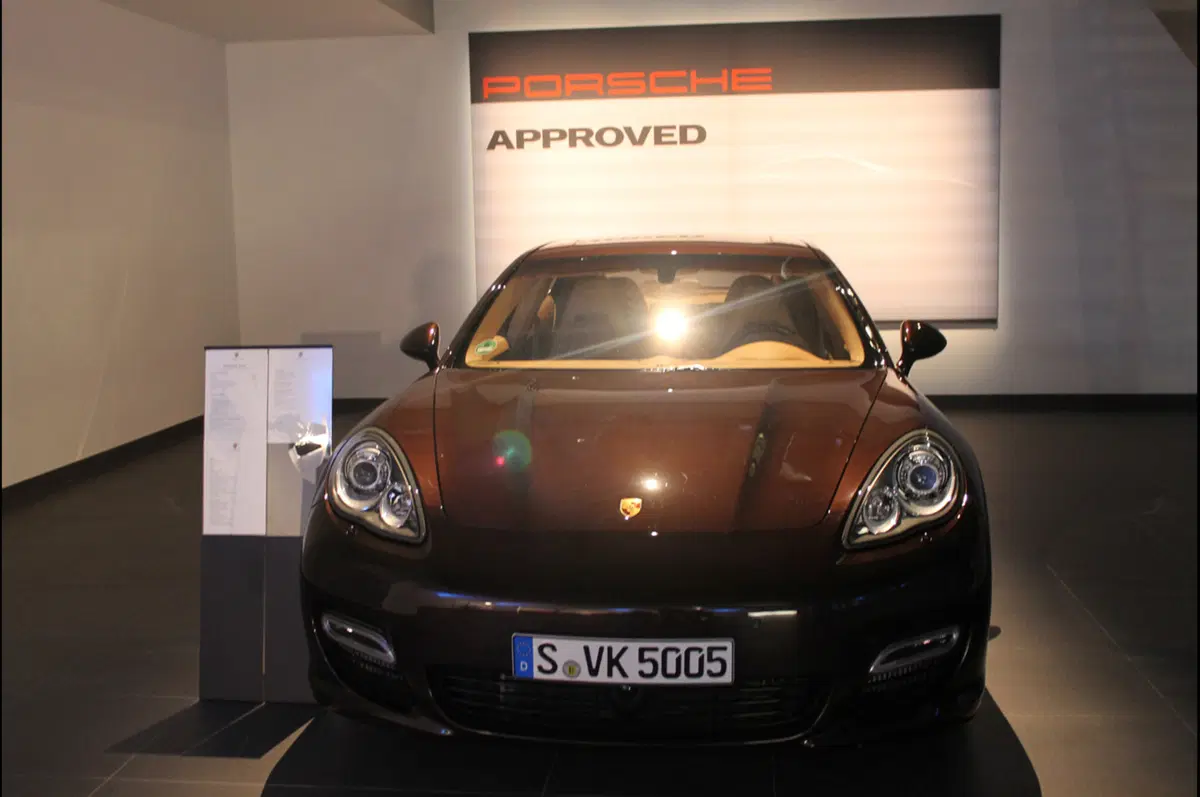 Porsche: inaugurato un nuovo dealer a Milano (124)