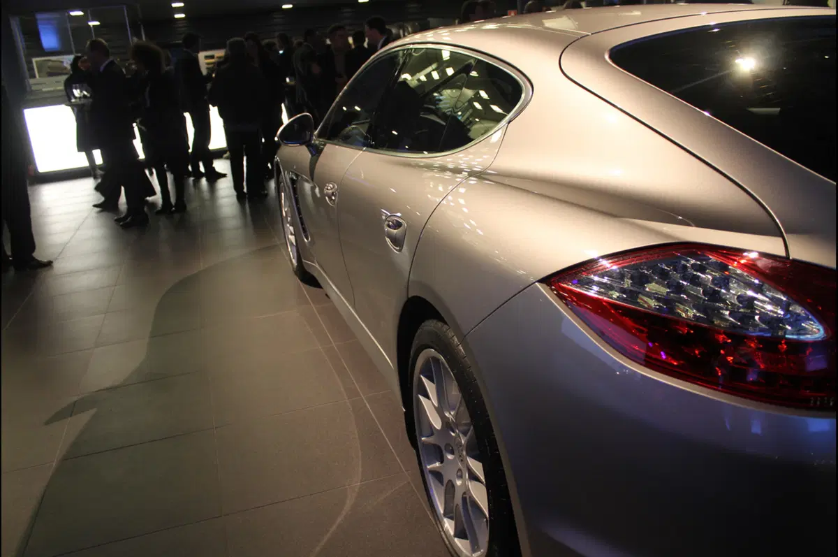 Porsche: inaugurato un nuovo dealer a Milano (132)
