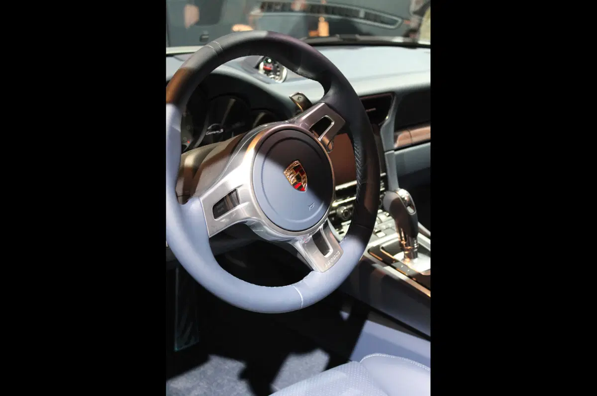 Porsche: inaugurato un nuovo dealer a Milano (141)