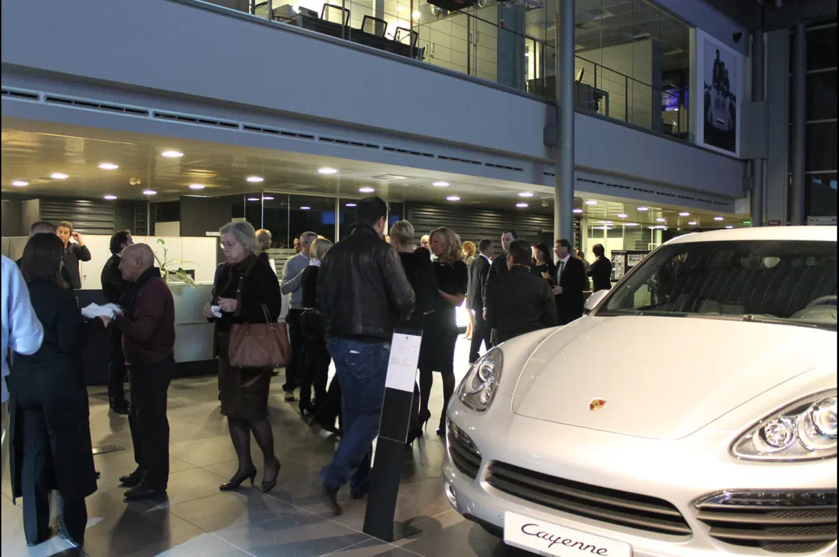 Porsche: inaugurato un nuovo dealer a Milano (172)