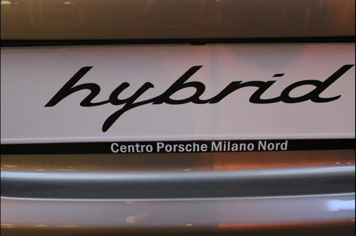 Porsche: inaugurato un nuovo dealer a Milano (193)