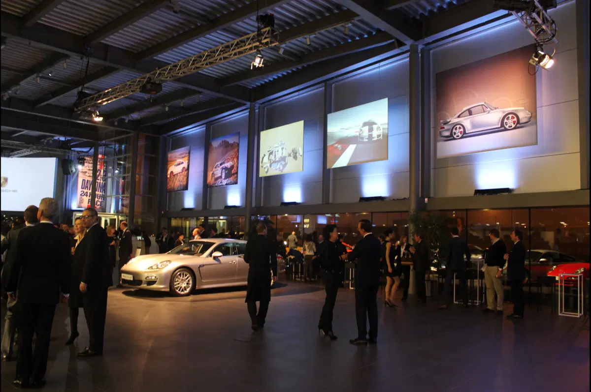 Porsche: inaugurato un nuovo dealer a Milano (211)