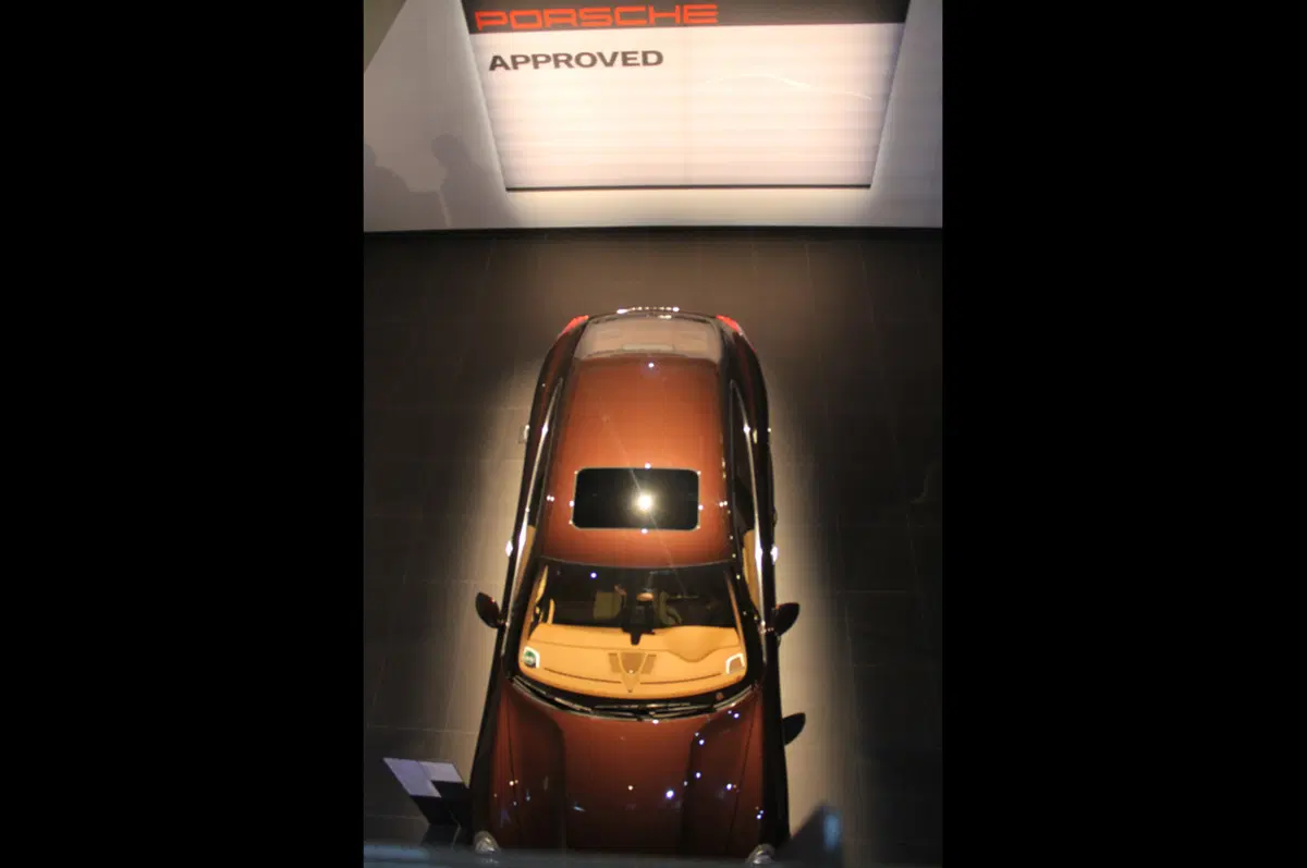 Porsche: inaugurato un nuovo dealer a Milano (215)