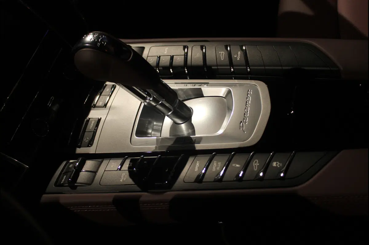 Porsche: inaugurato un nuovo dealer a Milano (221)
