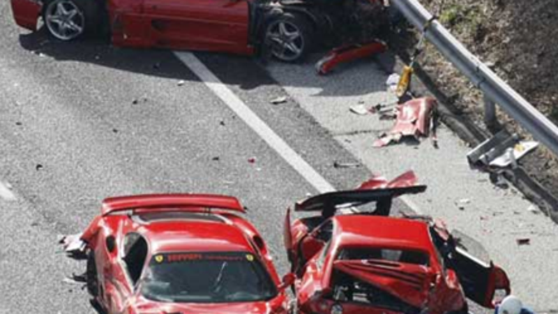 Giappone: 8 Ferrari coinvolte in un incidente stradale