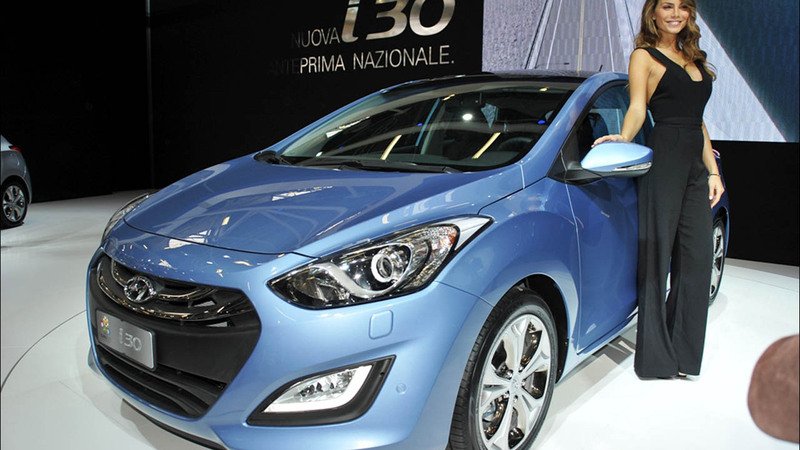 Hyundai: Nina Senicar a bordo della i30