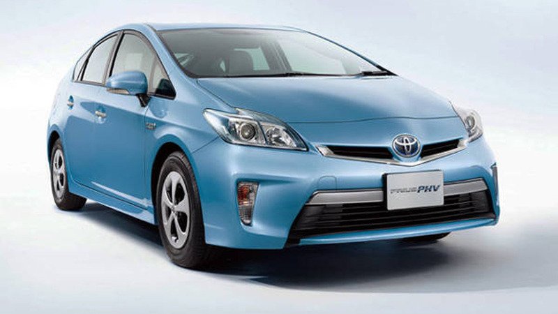 Toyota Prius Plug-In Hybrid: al via le vendite in Giappone