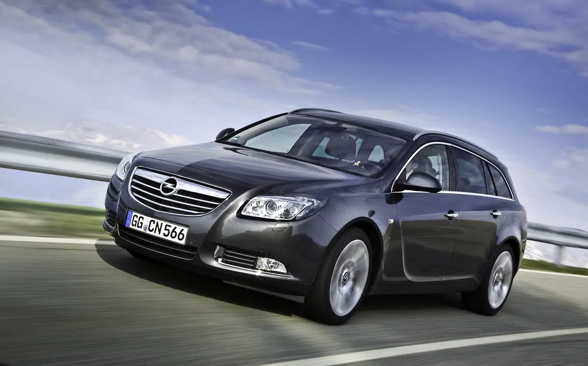 Opel Insigna 2.0 CDTI BiTurbo (2)